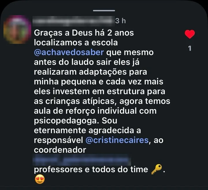 Comentário de uma mãe agradecendo à responsável @cristinecaires pelas adaptações feitas para sua filha na escola